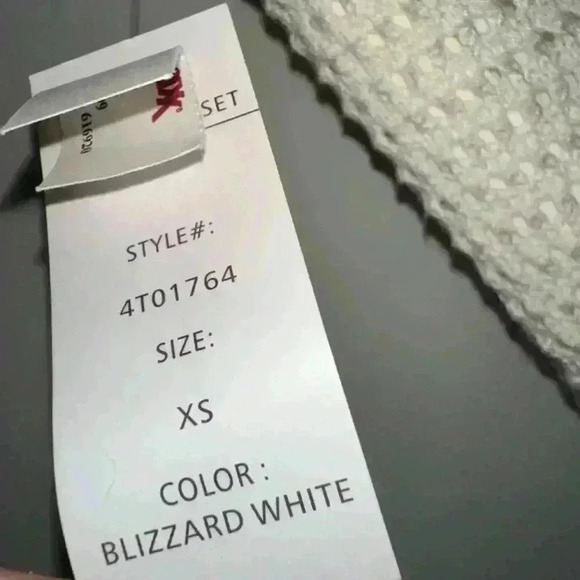 NWT! Pink Rose Crochet Knit Two Piece Set / Size XS / Cream - Picture 9 of 16